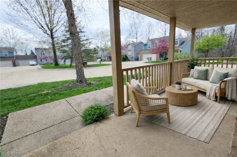 8633 Redtail Court, Macedonia, OH - Photo 3