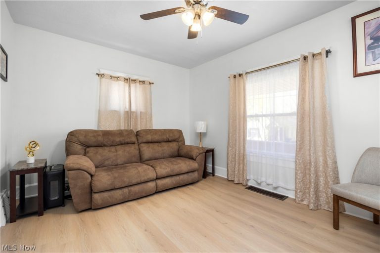 9106 Connecticut Avenue, Cleveland, OH - Photo 6