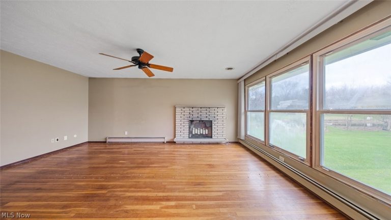 19156 Howe Road, Strongsville, OH - Photo 6