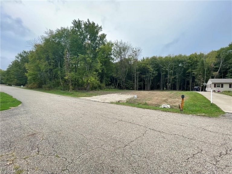 31 Colony Drive, Alliance, OH, 44601