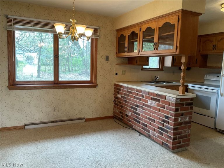 4257 Claridge Drive, Youngstown, OH - Photo 8