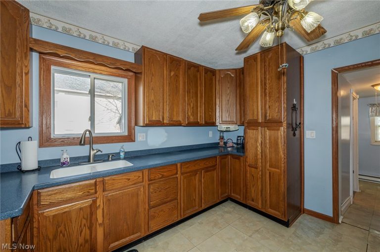 145 Pearl Street, Amherst, OH - Photo 6