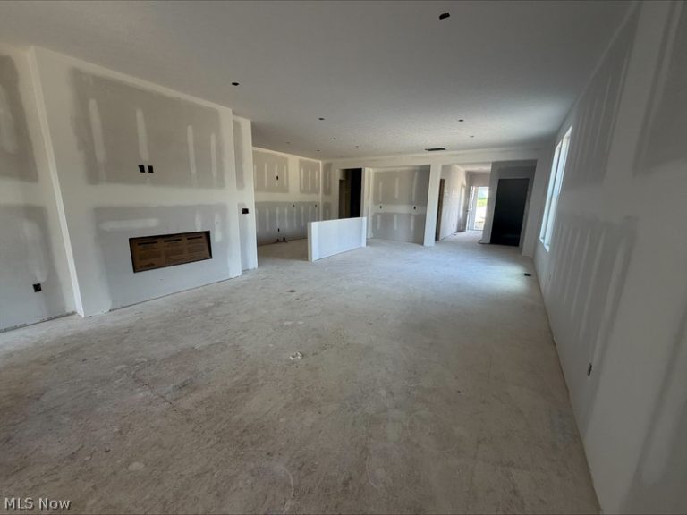 2073 Glenmont Drive, Brunswick, OH - Photo 2