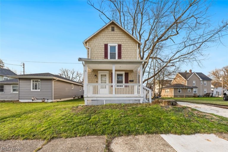 615 Spruce Avenue, Ravenna, OH, 44266