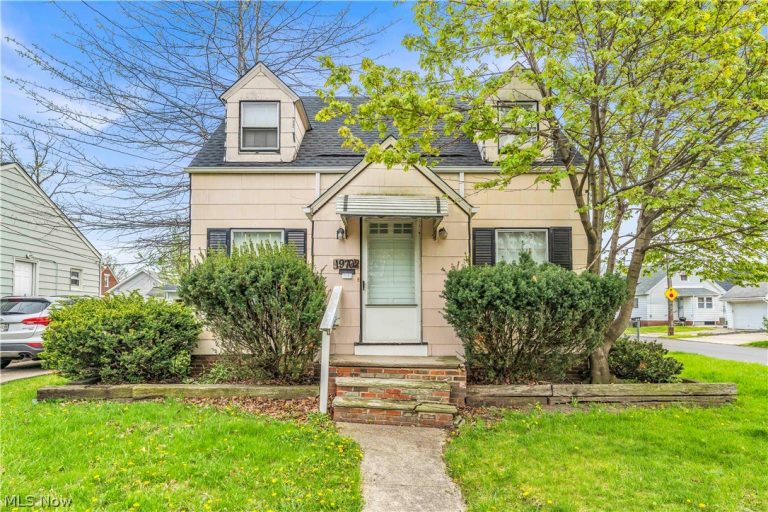 19702 Pawnee Avenue, Cleveland, OH, 44119
