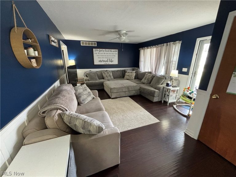 544 Bayberry Drive, Elyria, OH - Photo 6