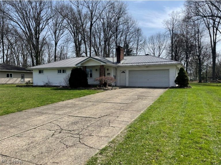 425 Laurel Street, Liberty, OH - Photo 3