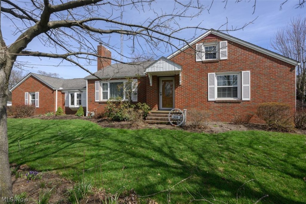 318 Wood Street, East Canton, OH