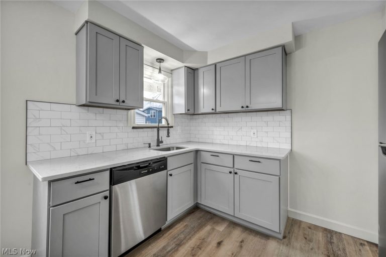 5085 6th Street, Brooklyn Heights, OH - Photo 5