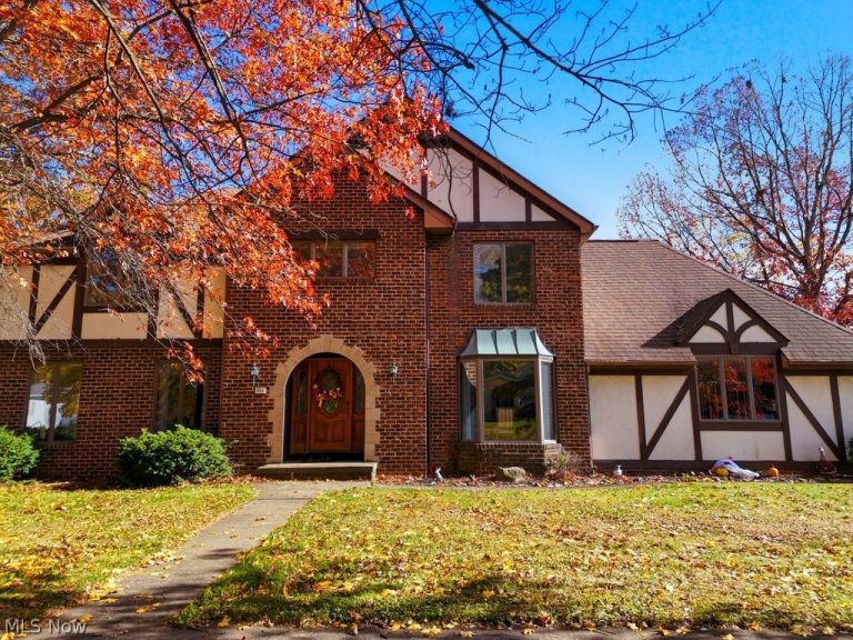 951 Azalea Boulevard, Barberton, OH - Photo 6