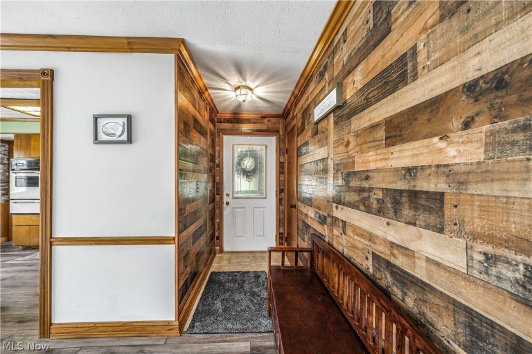 2772 Fairfax Street, Streetsboro, OH - Photo 2