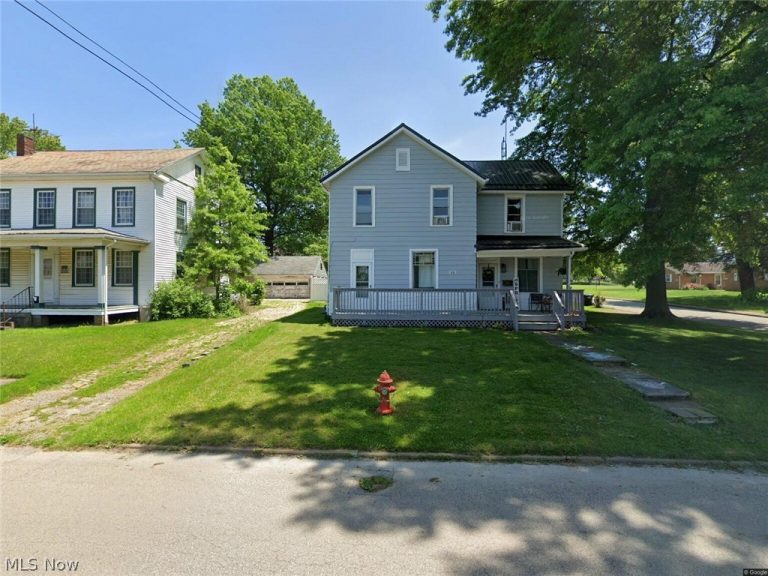30 Middle Street, Columbiana, OH - Photo 2
