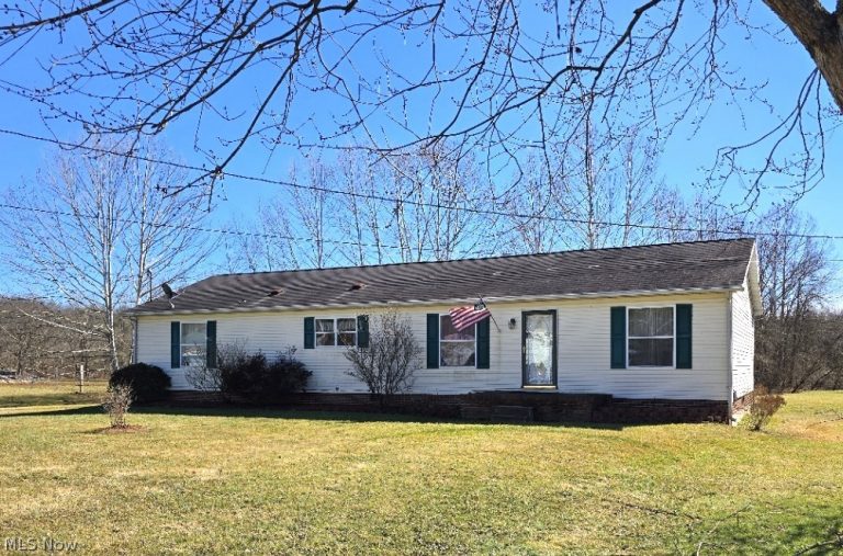 80 Hannah Place Road, Belpre, OH, 45714