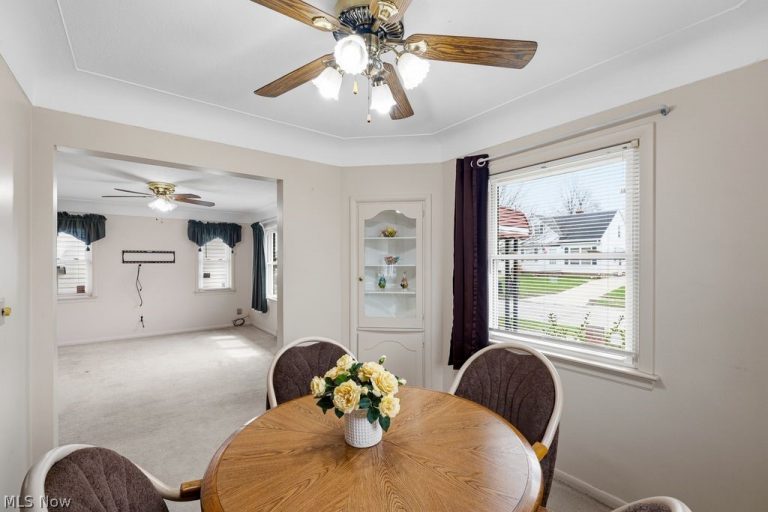 3402 Wellington Avenue, Parma, OH - Photo 6