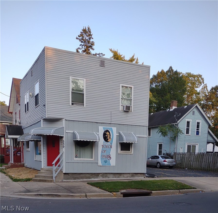539 East Avenue, Akron, OH