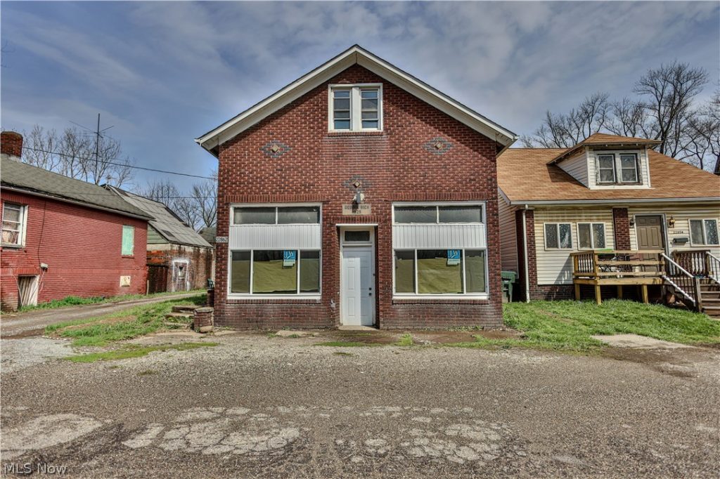 22862 Norman Avenue, Alliance, OH