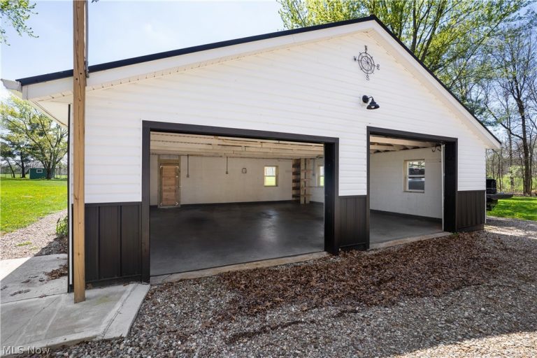 16715 Western Reserve Road, Berlin Center, OH - Photo 2