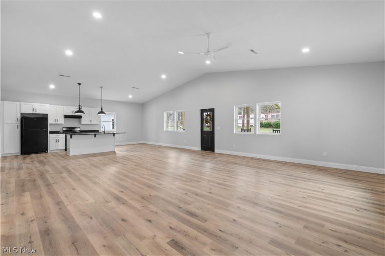 509 Pine Street, Beach City, OH - Photo 5