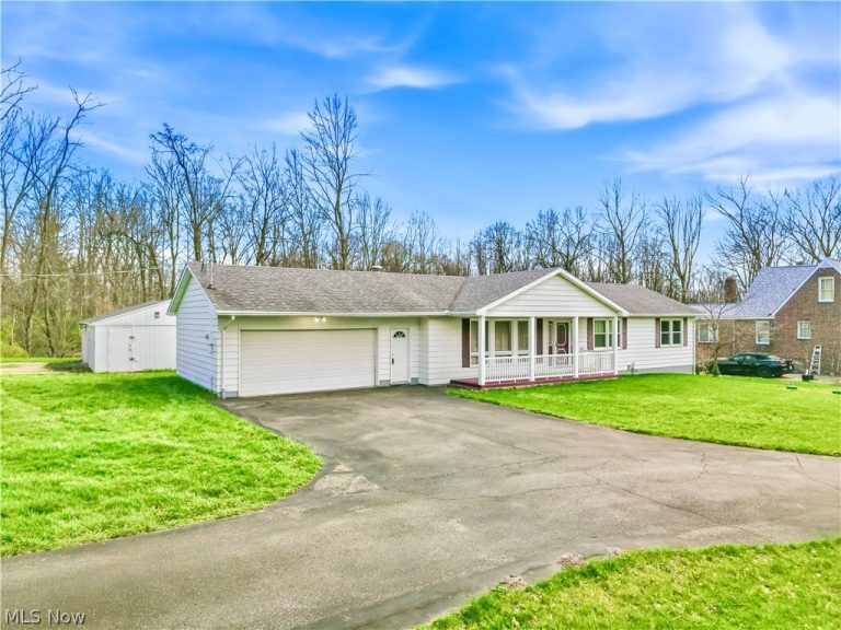 7156 Chestnut Ridge Road, Hubbard, OH - Photo 3