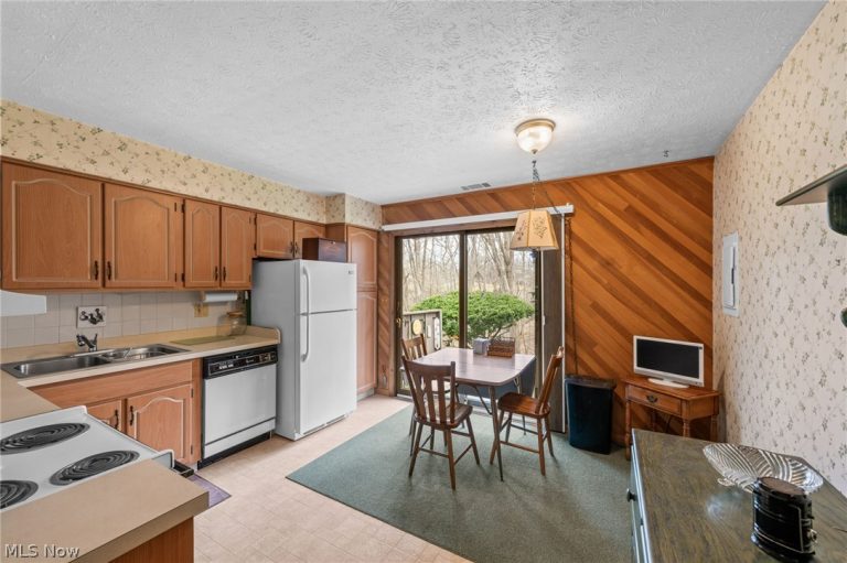7357 Trailside Drive #C, Northfield, OH - Photo 6