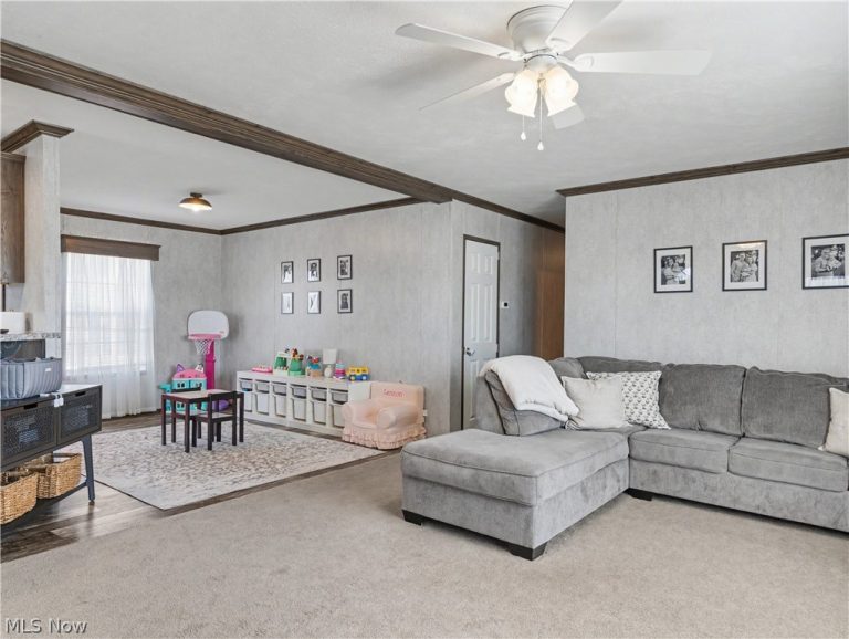 4822 Valley Hills Drive, Ravenna, OH - Photo 4