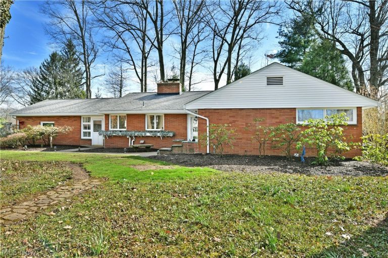 2521 Jennifer Drive, Poland, OH, 44514