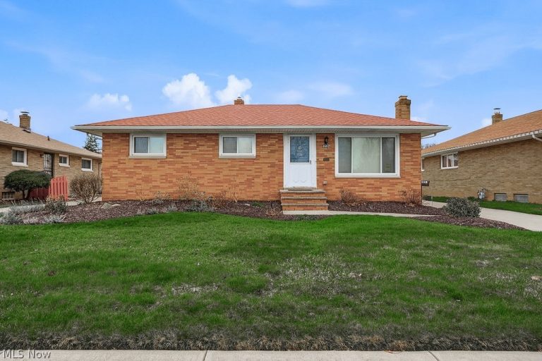 4882 Southwood Drive, Brooklyn, OH, 44144