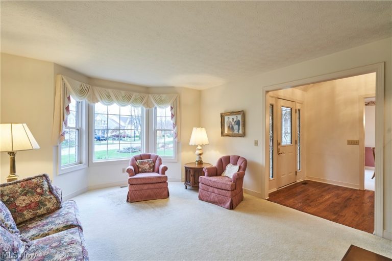 2987 Woodcrest Drive, Fairlawn, OH - Photo 2