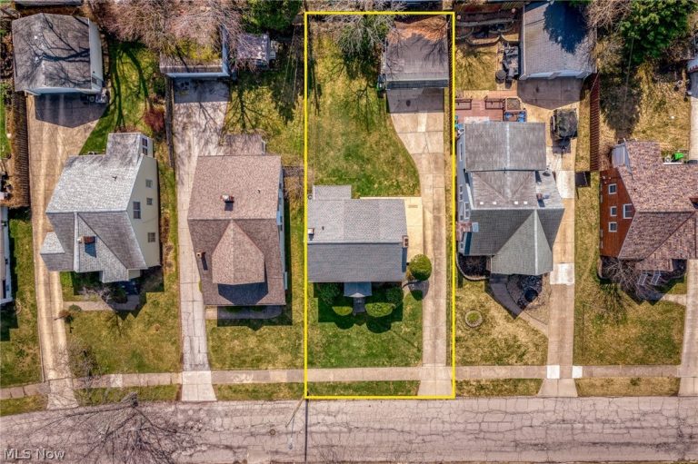 10506 Park Heights Avenue, Garfield Heights, OH - Photo 6