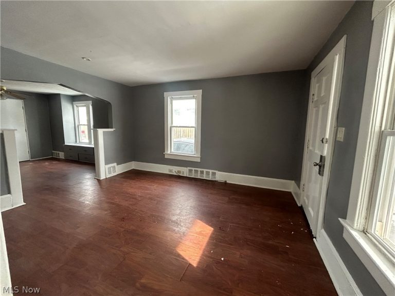 4704 Behrwald Avenue, Cleveland, OH - Photo 4