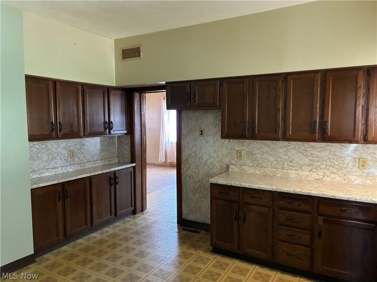 331 Wood Avenue, Niles, OH - Photo 6