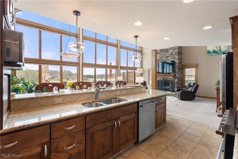 376 Mohawk Drive, Malvern, OH - Photo 5