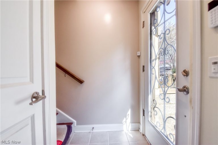 1425 Lindazzo Avenue, Cleveland, OH - Photo 5