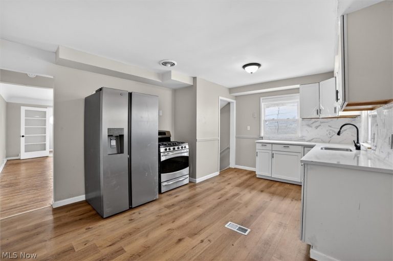 1851 Beverly Hills Drive, Euclid, OH - Photo 8