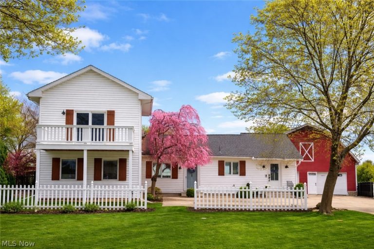 4247 Lake Road, Sheffield Lake, OH, 44054