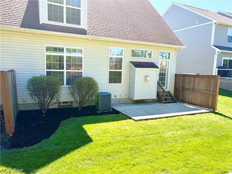 10945 Rocky Ledge Lane, Painesville, OH - Photo 4