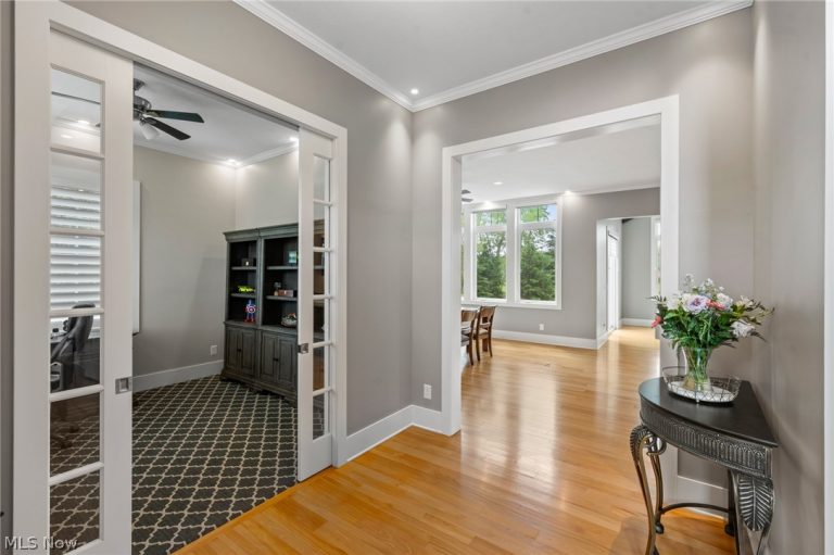 435 Dunwoody Drive, Aurora, OH - Photo 6