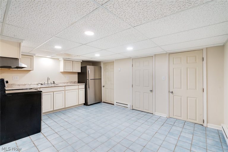 49215 Purinton Avenue, East Liverpool, OH - Photo 6
