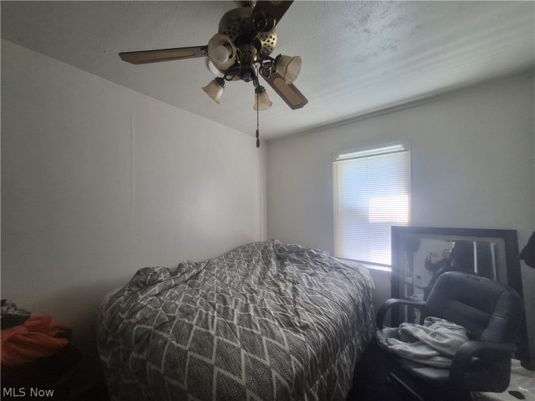 12600 Matherson Avenue, Cleveland, OH - Photo 6