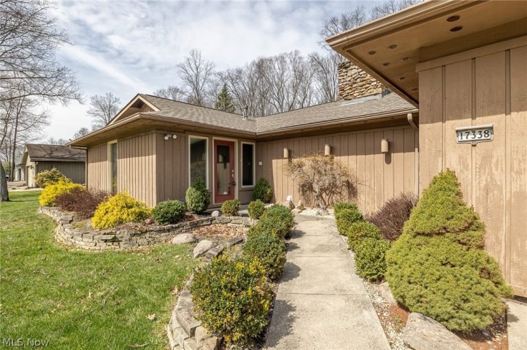 17338 Ridge Creek Road, Strongsville, OH - Photo 2