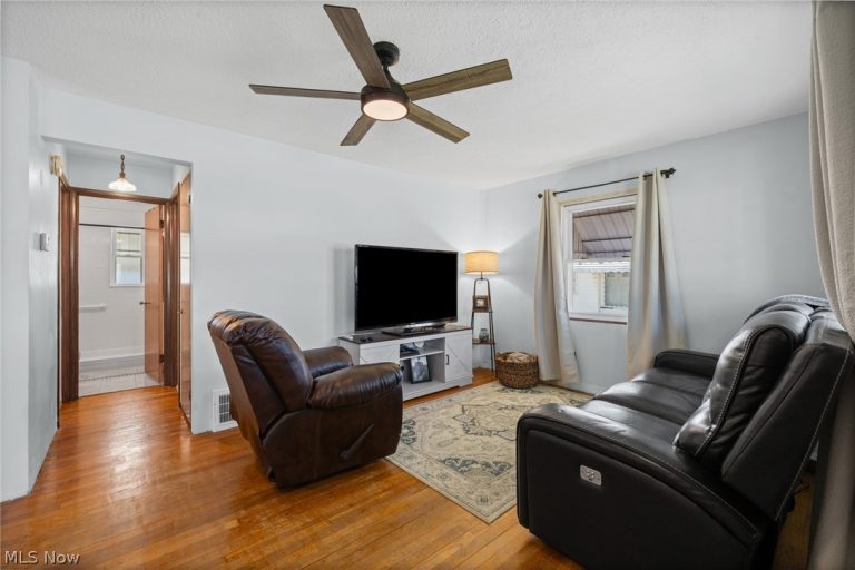 509 Cambridge Avenue, Elyria, OH - Photo 8