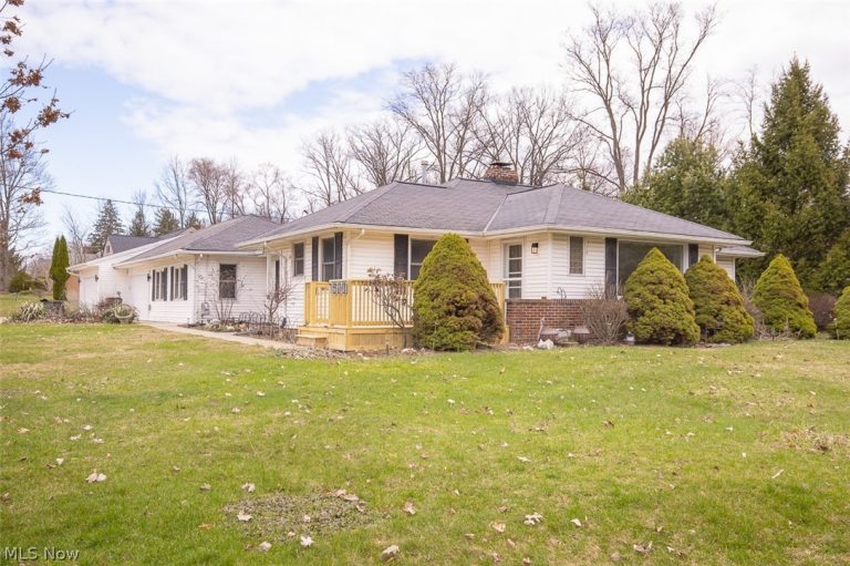7520 Wallings Road, North Royalton, OH - Photo 2