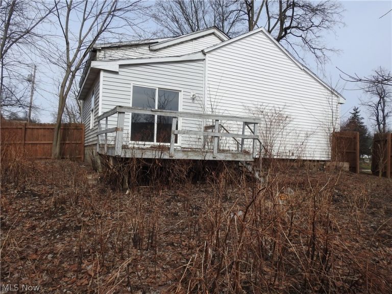 16177 Center Street, Middlefield, OH - Photo 3