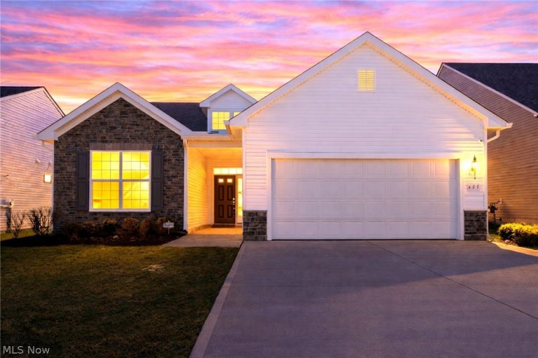 605 Cedar Crest Drive, Elyria, OH - Photo 2