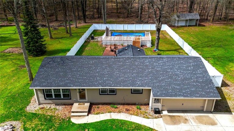 4624 Everhart Drive, Green, OH - Photo 2