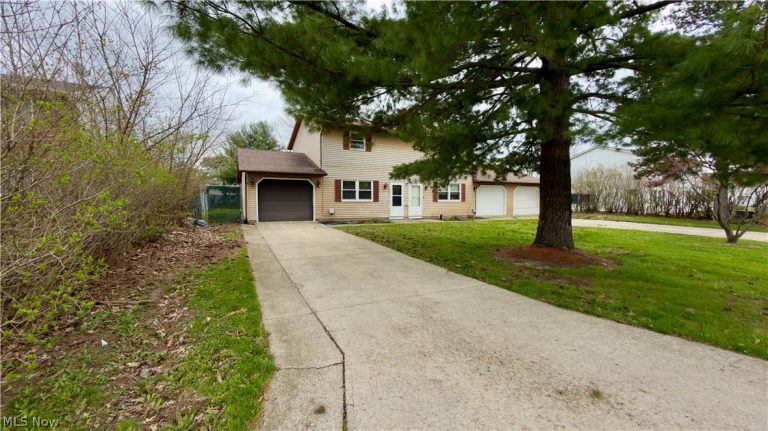 239 Brunswick Drive, Elyria, OH - Photo 3