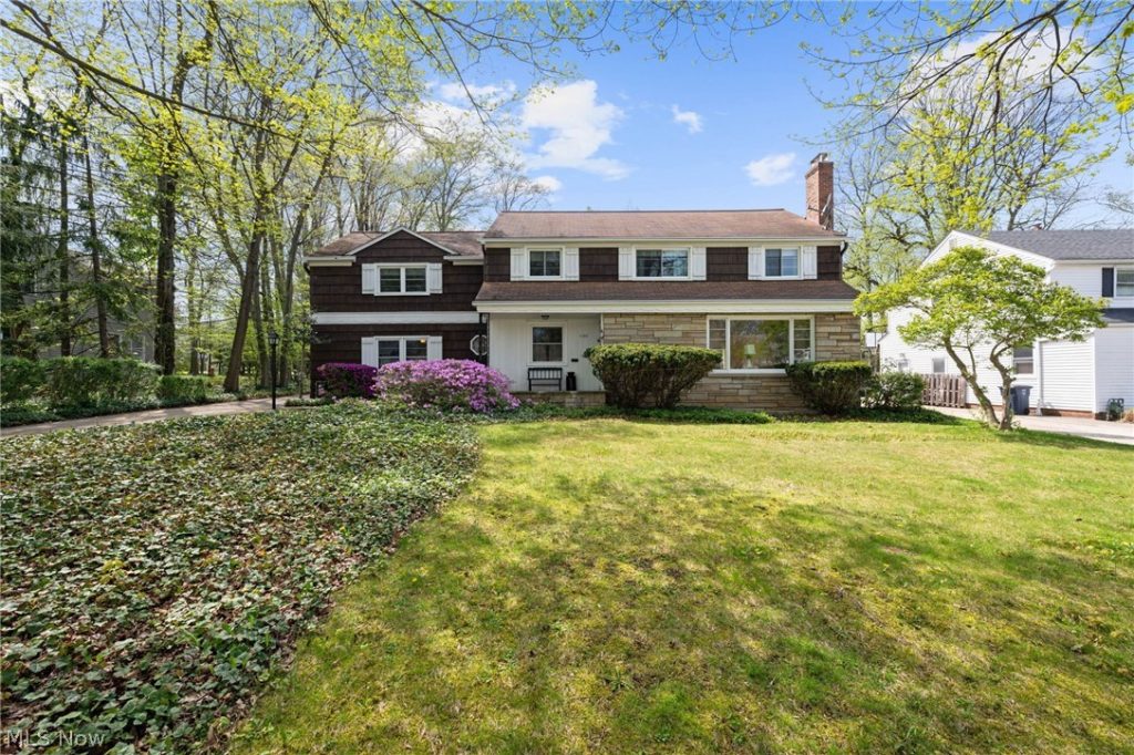 1132 Brainard Road, Lyndhurst, OH