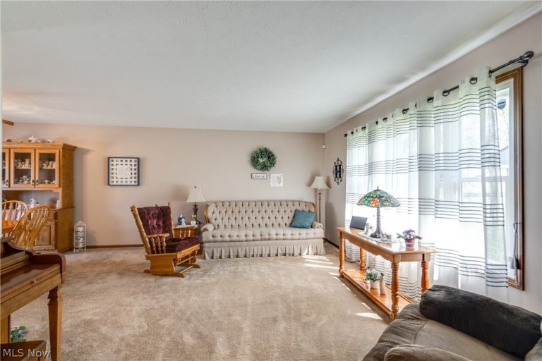 5029 Broadway Avenue, Louisville, OH - Photo 6