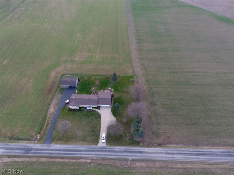 11086 Eby Road, Sterling, OH - Photo 3