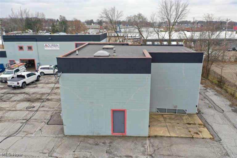 1050 and 1062 Triplett Boulevard, Akron, OH - Photo 2